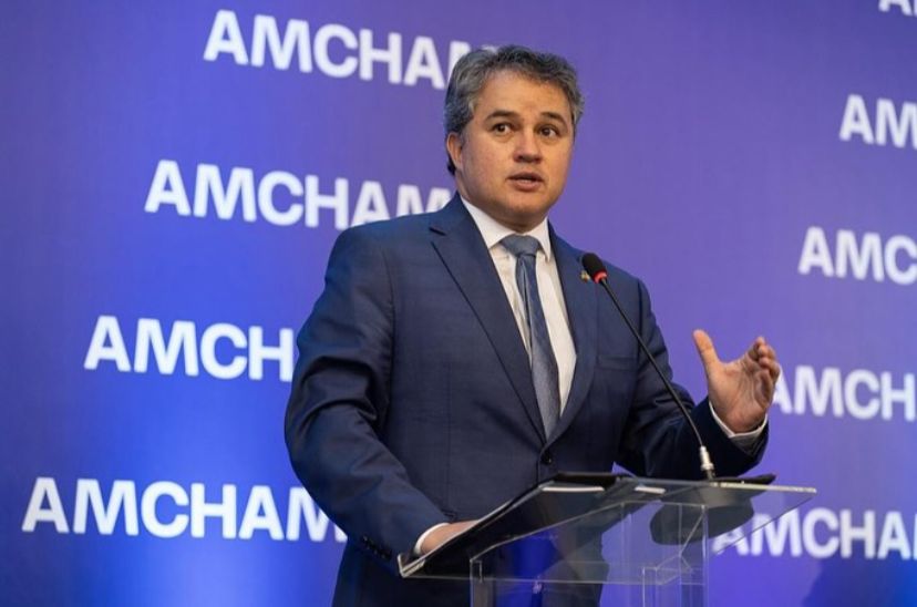 Senador Efraim Filho vota a favor de plebiscito para consultar eleitorado sobre descriminalização do aborto