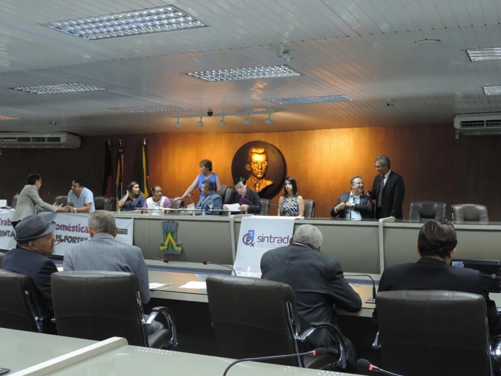 Bate-boca’ entre vereadores marca sessão realizada na Câmara Municipal de Campina Grande