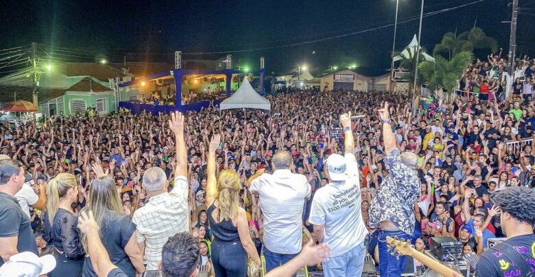 Prefeito Totó Ribeiro celebra sucesso da festa de São Sebastião em Estacada