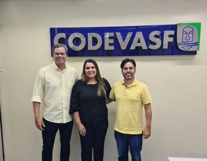 Elissandra Brito se reúne com representantes da CODEVASF e SUDEMA, e anuncia destinação de maquinários agrícolas para Itapororoca