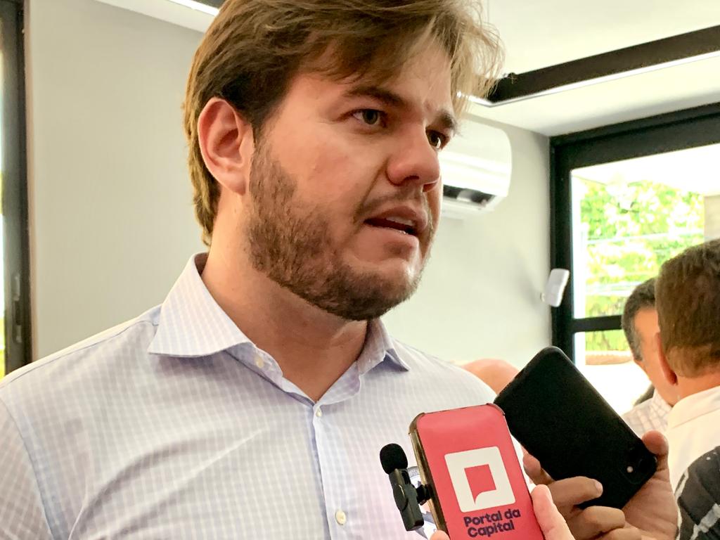 “Uma coisa é certa: eu sou pré-candidato a reeleição”, diz Bruno descartando abrir vaga para Romero