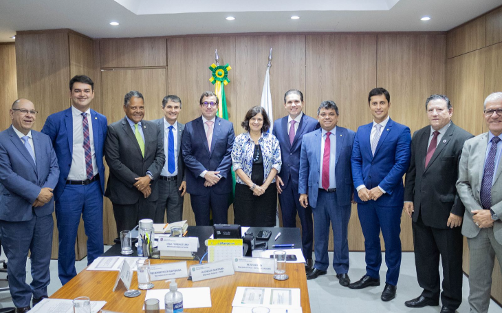 LÍDERES DE PARTIDOS NA CÂMARA FEDERAL, PARAIBANOS PARTICIPAM DE REUNIÃO COM MINISTRA DA SAÚDE