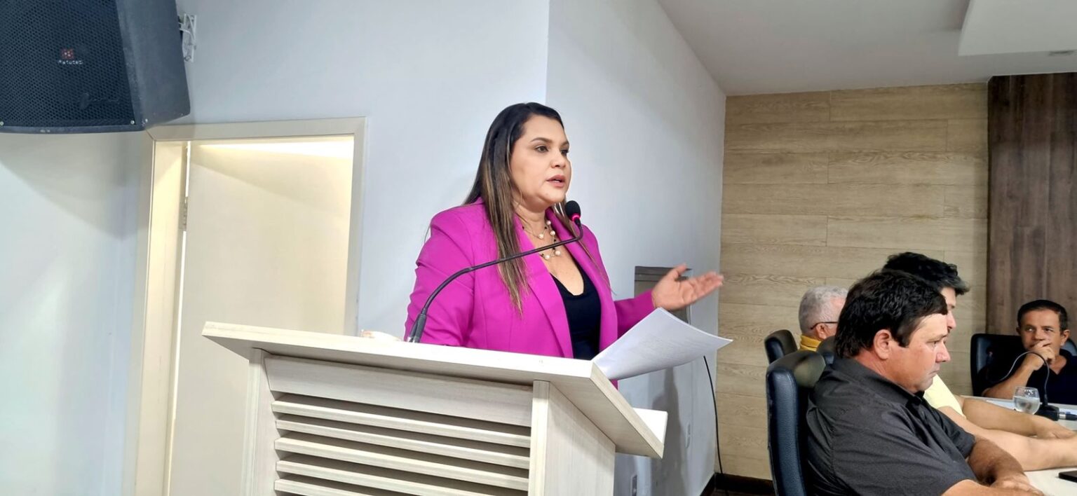 Prefeita Elissandra Brito abre ano legislativo da Câmara Municipal de Itapororoca