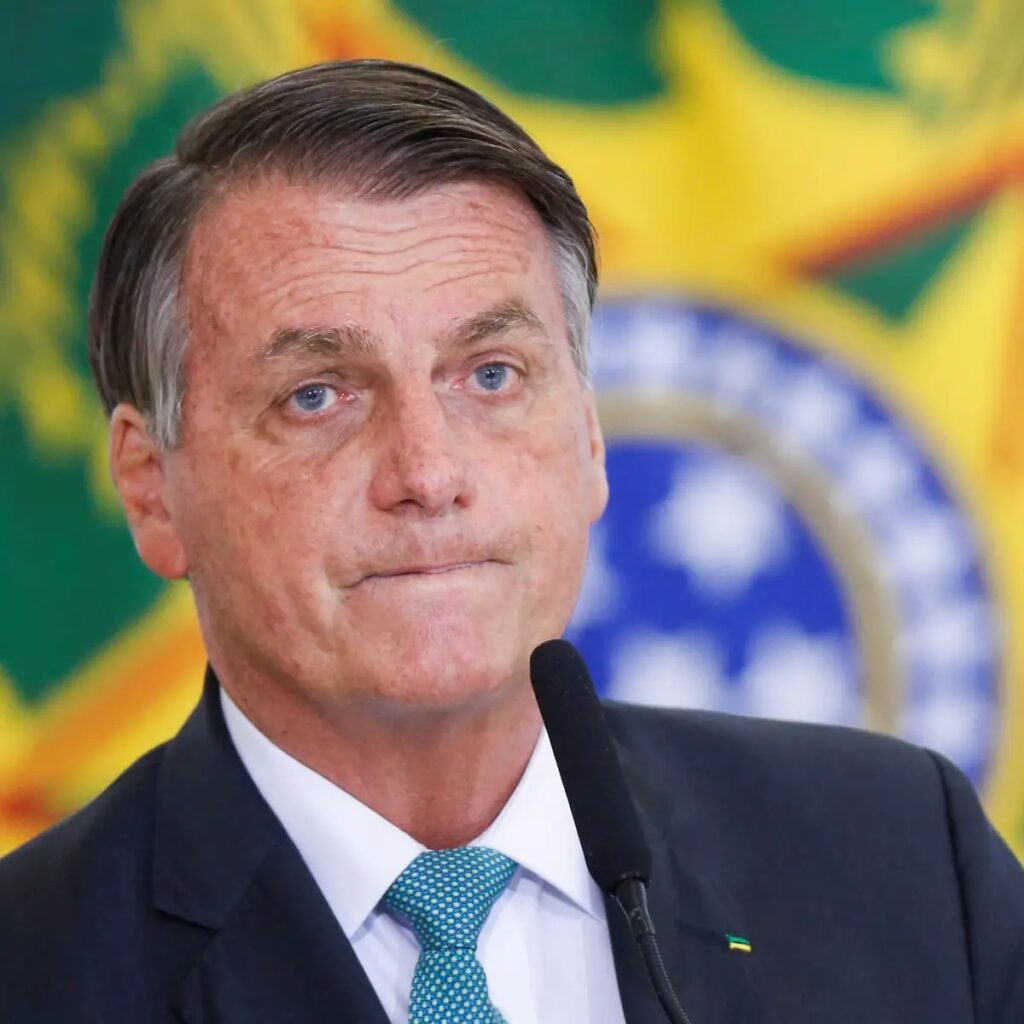 Bolsonaro é alvo de operação da PF; celular de assessor paraibano é apreendido