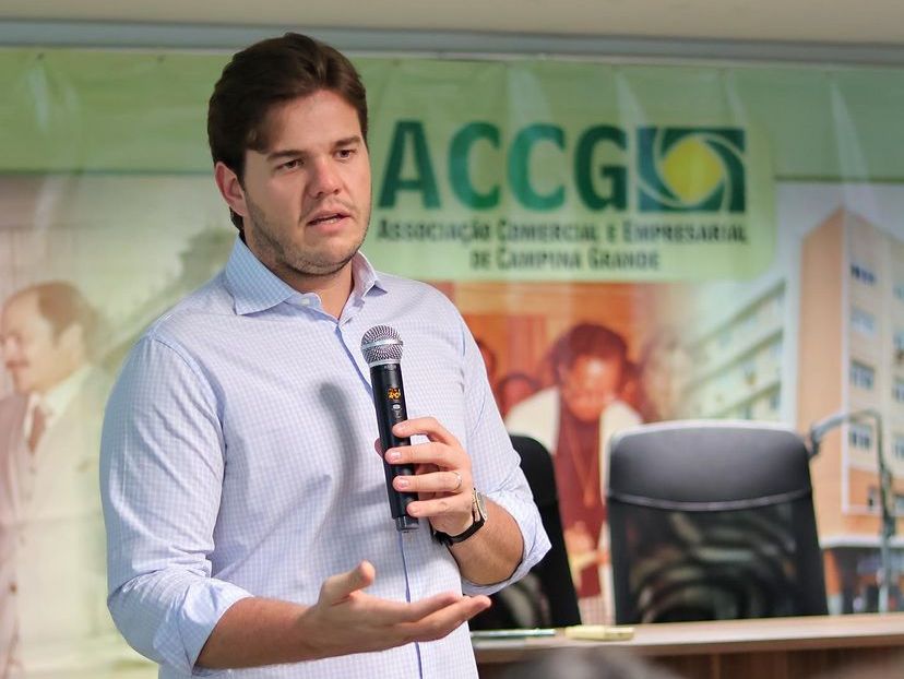 “Honestidade incomoda”, desabafa Bruno Cunha Lima sobre ataques contra a gestão