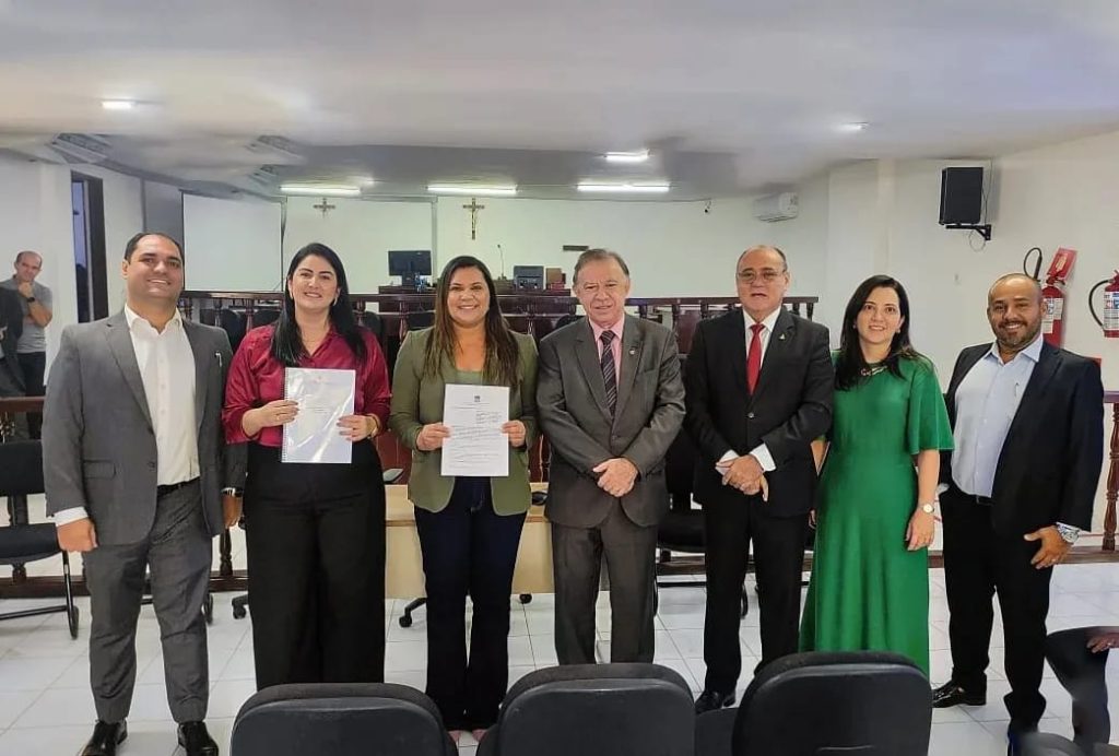 ITAPOROROCA: Prefeita Elissandra Brito lidera reunião estratégica para Regularização Fundiária