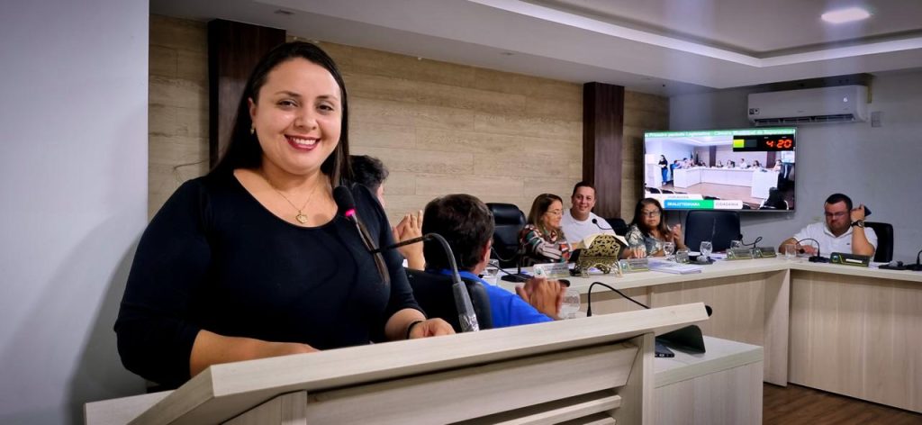 Vereadora Skallyte Rodrigues apresenta Projeto de Lei onde pede a obrigatoriedade de Capacitação em Noções Básicas de Primeiros Socorros aos Professores e Funcionários da educação do município