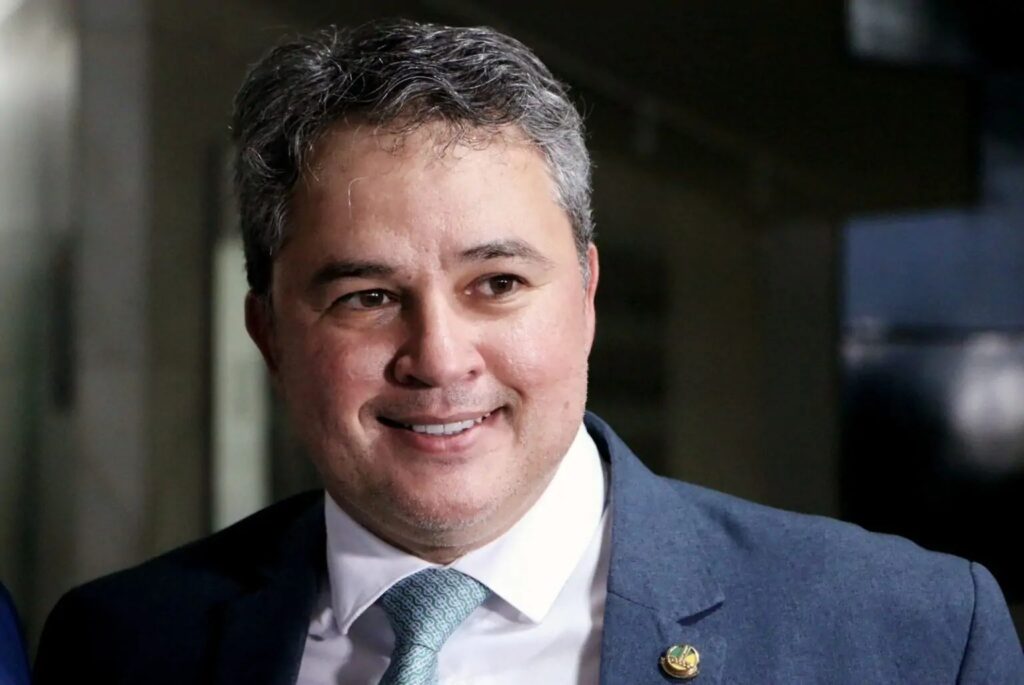 “Debate de temas para o futuro do país é responsabilidade do Senado”, diz Efraim Filho