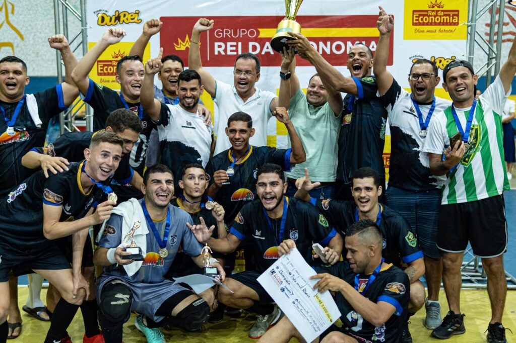 ITAPOROROCA: Vice-prefeito Batista Torres, prestigia e parabeniza a equipe do município “Os Grossos”, pela conquista da Copa Bananeiras de Futsal