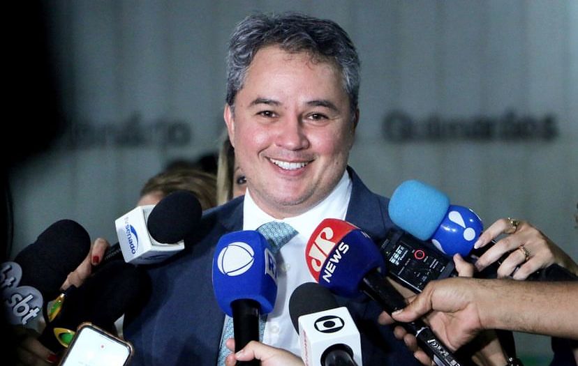 “Vamos fortalecer o SUS” diz Efraim ao destinar R$ 21 milhões para a saúde na paraíba