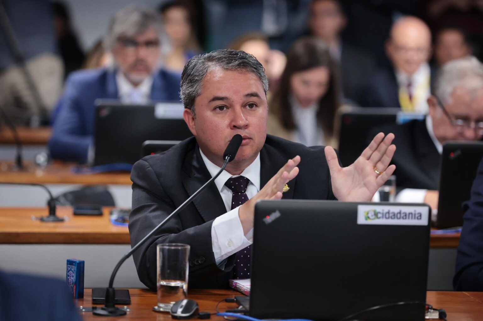 Imprensa nacional destaca articulação de Efraim para retomar abastecimento de água na Paraíba