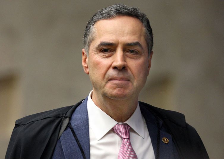 Barroso vota para manter Moraes como relator do processo de suposta tentativa de golpe