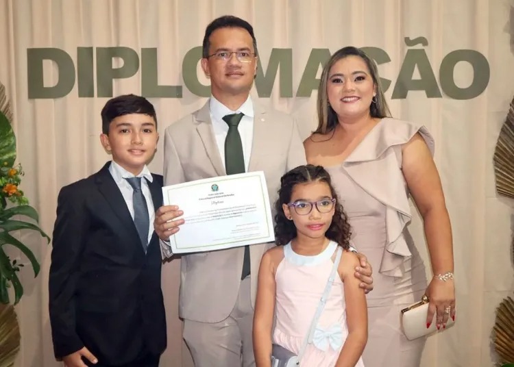 Batista Torres é diplomado como prefeito de Itapororoca