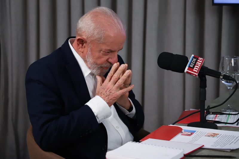 Aprovação do governo Lula cai 5 pontos e fica em 47%, diz pesquisa Quaest