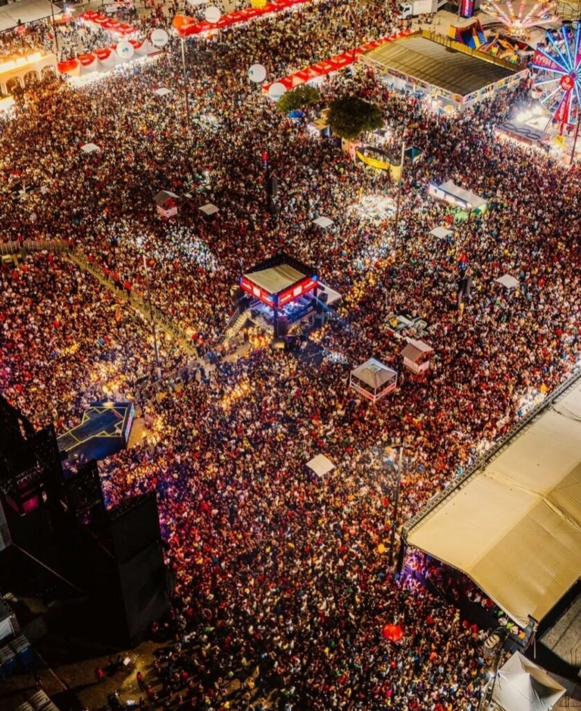 Mais de 100 mil pessoas passam pelo Parque do Poeta nos quatro dias da Festa da Luz 2025