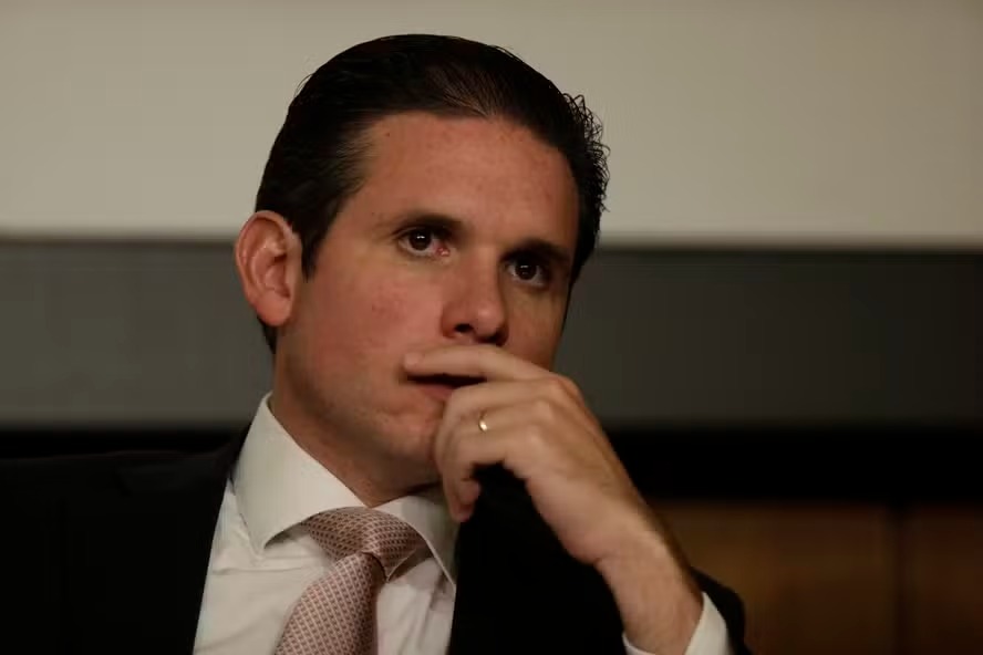 Motta apresenta proposta para aumentar ganhos de deputados em meio a embate com governo por corte de gastos