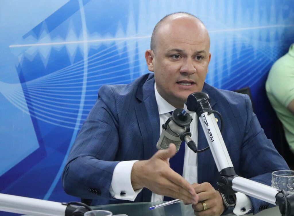 “Até que se prove o contrário, defenderei os policiais”: Cabo Gilberto pede liberdade a PMs detidos