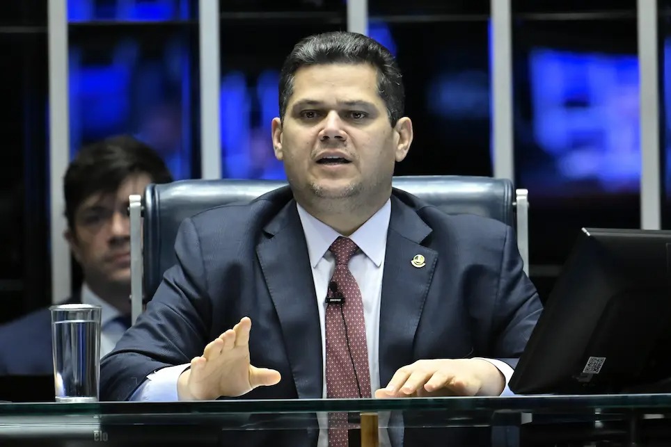 Sem anistia, oposição aposta no Senado para beneficiar Bolsonaro, mas depende de Alcolumbre