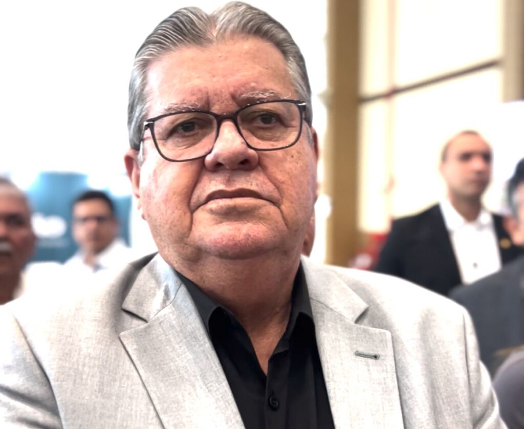 “Só anda comigo quem quer estar comigo”, diz João para Hervázio